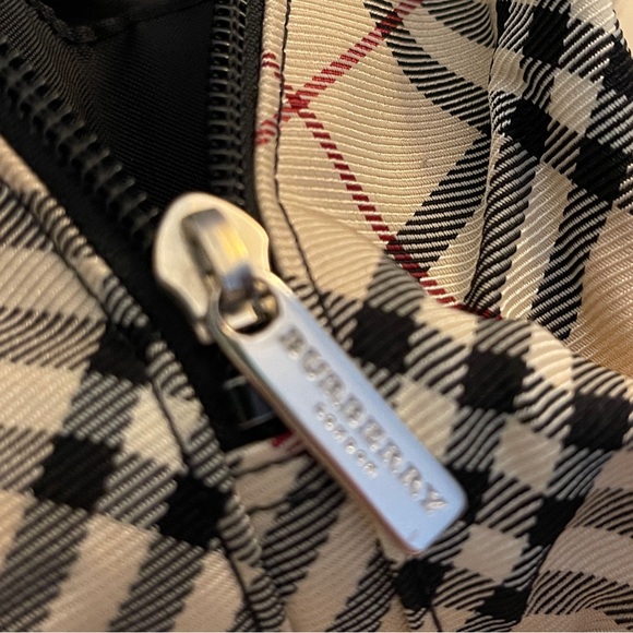BURBERRY Blue Label Nova Check Three Compartment Arm Bag - Picture 13 of 13